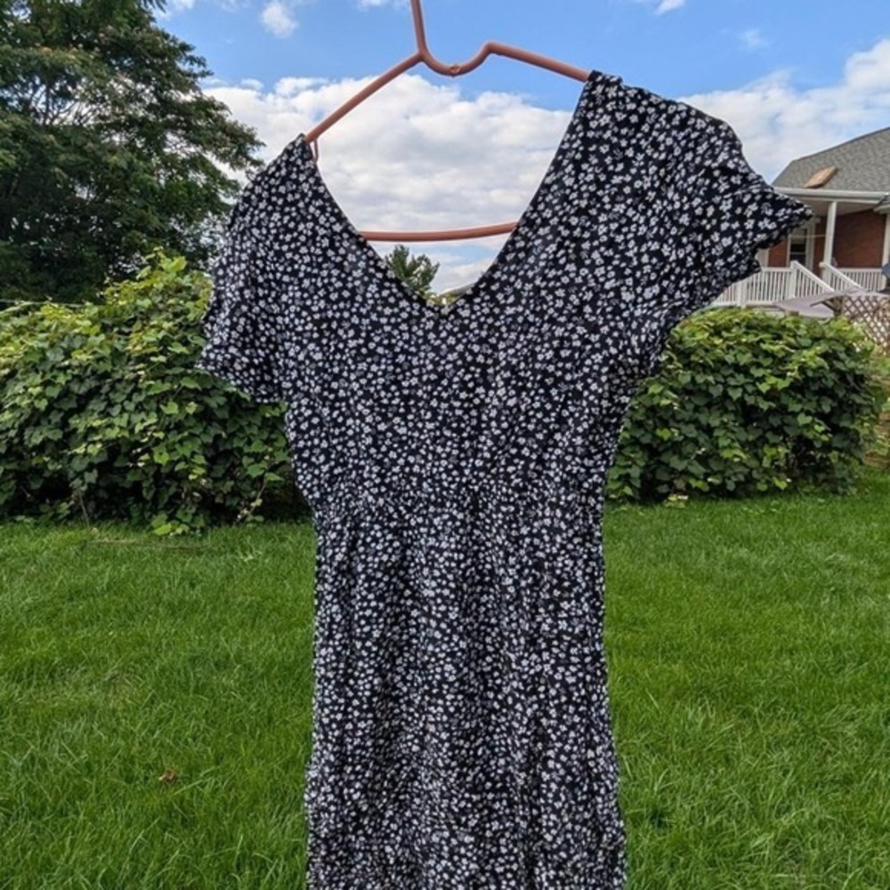 Pink Rose Black White Floral Smocked Mini Dress Flutter‎ Sleeve V-Neck Small